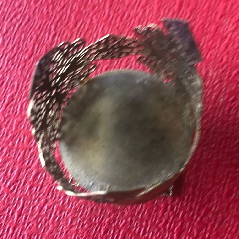 ⭐️VINTAGE Gold Filigree makeup holder 3” ✨